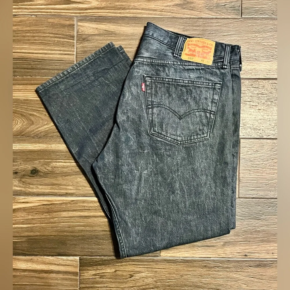Levi’s 501 Original Fit Straight‎ Leg Button Fly Stonewash Size 40 x 32 - Picture 2 of 5